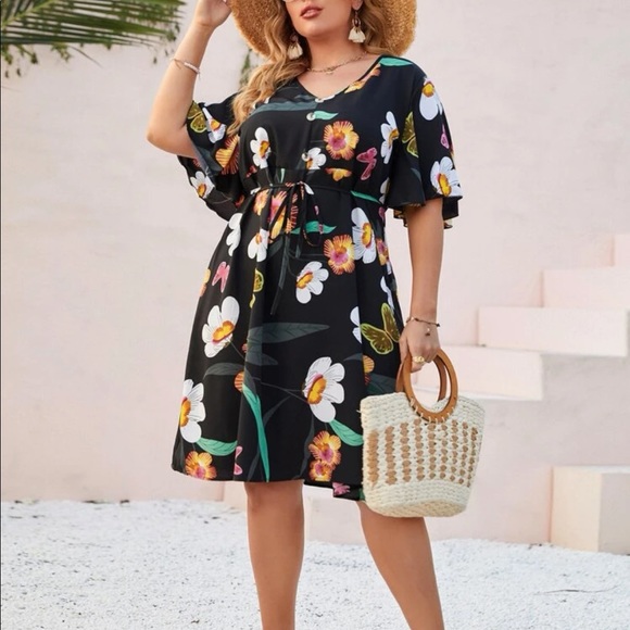 Plus size tropical floral print V neck belted dress - Picture 2 of 9